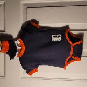 Majestic Detroit Tiger Baseball baby unisex Onesie outfit size 3 6 months